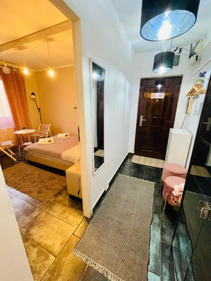 Private Place To Stay Self Check In-Nonstop- Netflix-Wifi Resita Bagian luar foto