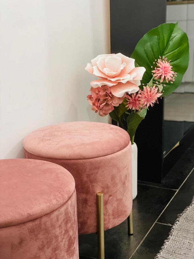 Private Place To Stay Self Check In-Nonstop- Netflix-Wifi Resita Bagian luar foto