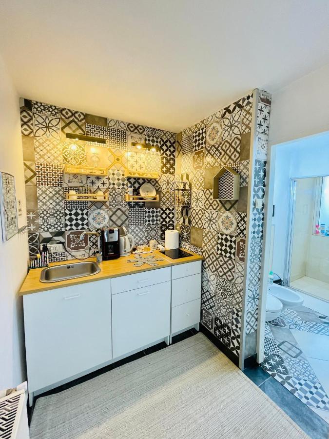 Private Place To Stay Self Check In-Nonstop- Netflix-Wifi Resita Bagian luar foto