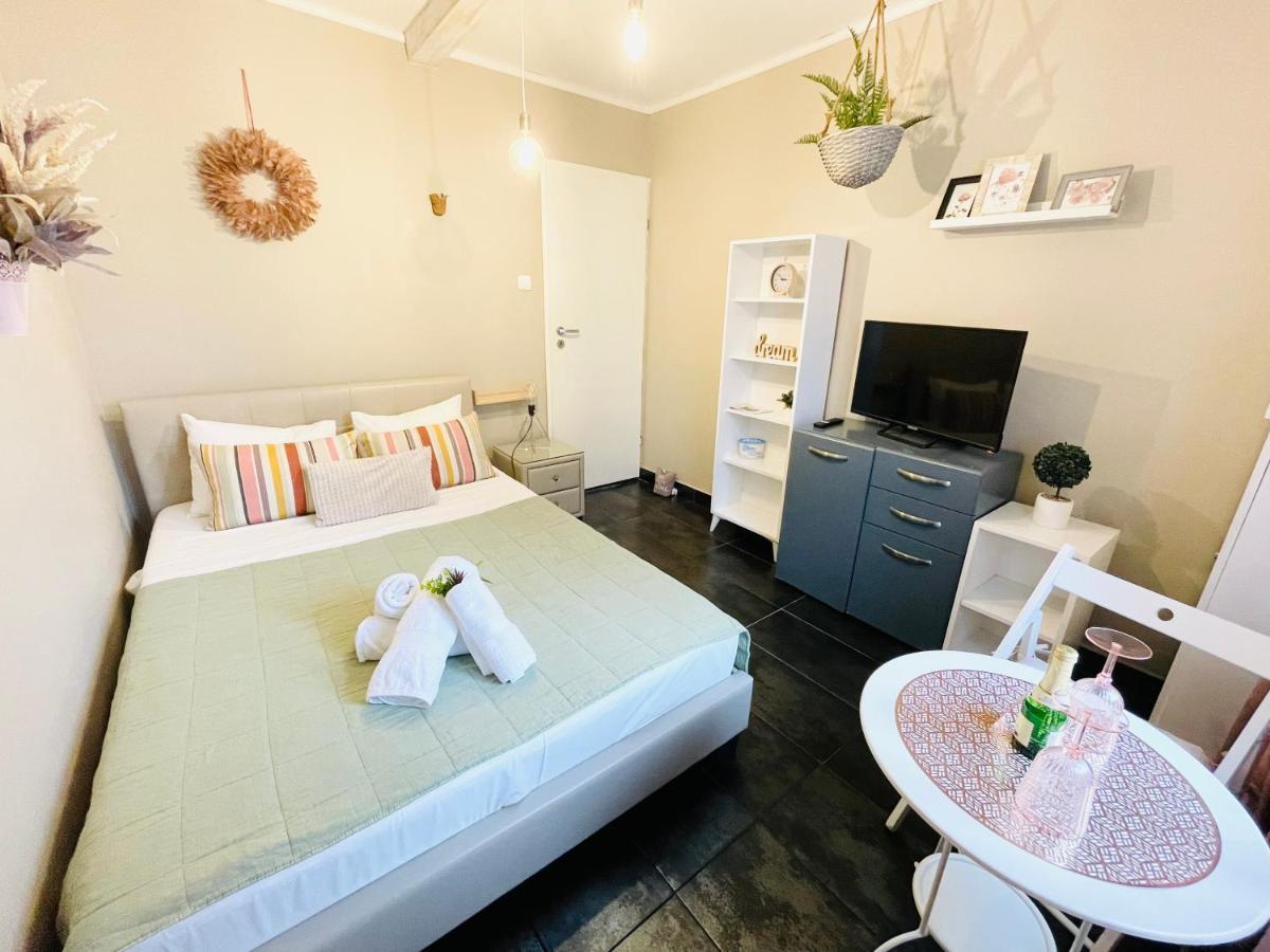 Private Place To Stay Self Check In-Nonstop- Netflix-Wifi Resita Bagian luar foto