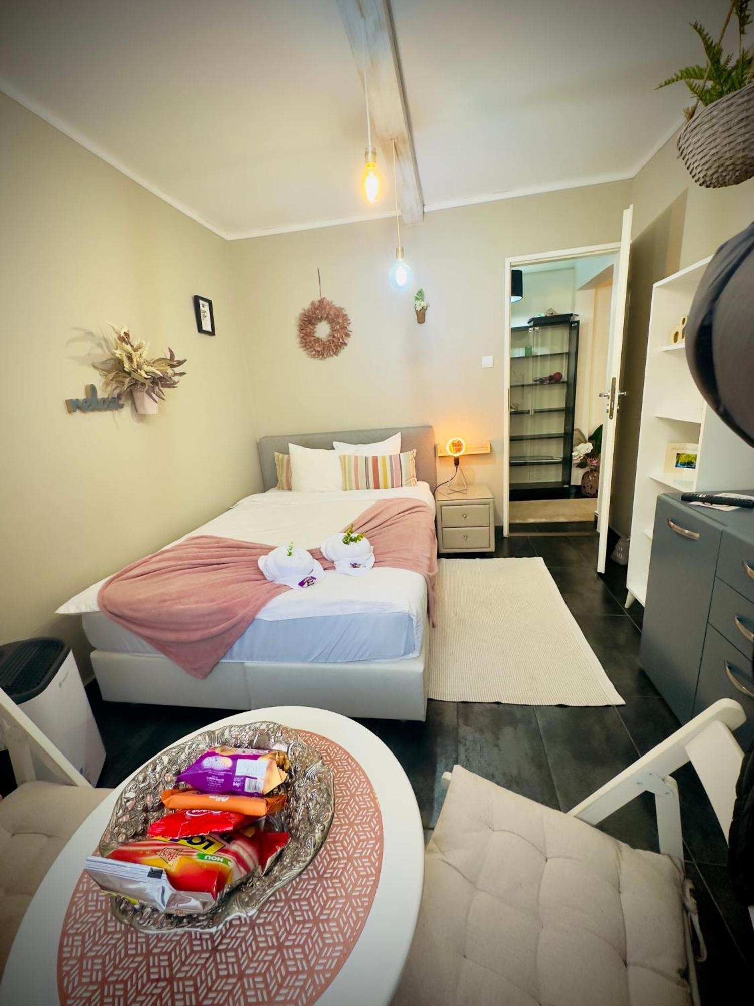 Private Place To Stay Self Check In-Nonstop- Netflix-Wifi Resita Bagian luar foto